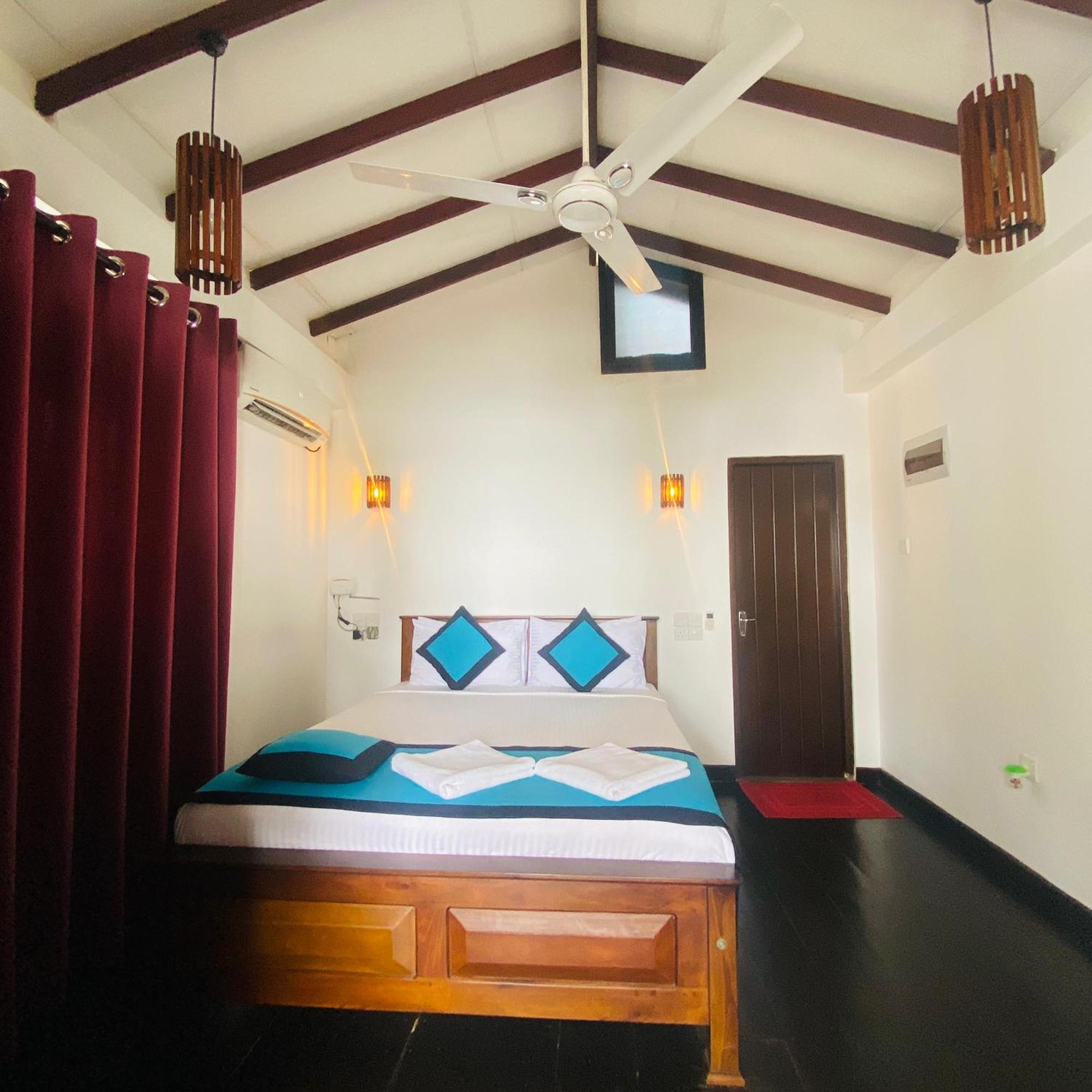 Shima Guni Beach Club Hotel Matara Rum bild